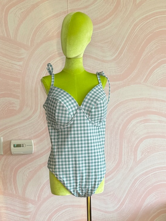 Old Navy Other - Old Navy vintage style Plus-size swimsuit